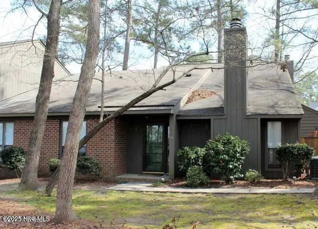 904 Persimmon Place, Winterville