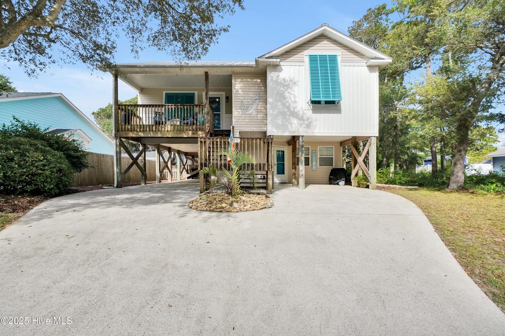 105 Se 37th Street, Oak Island