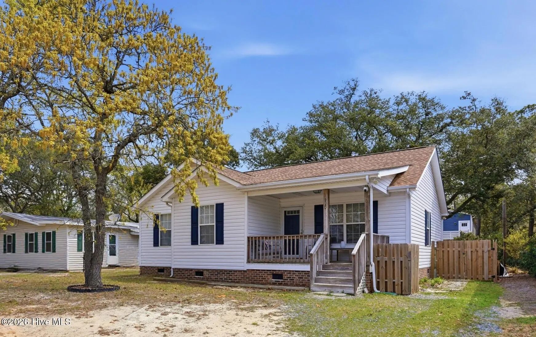 220 Ne 55th Street, Oak Island