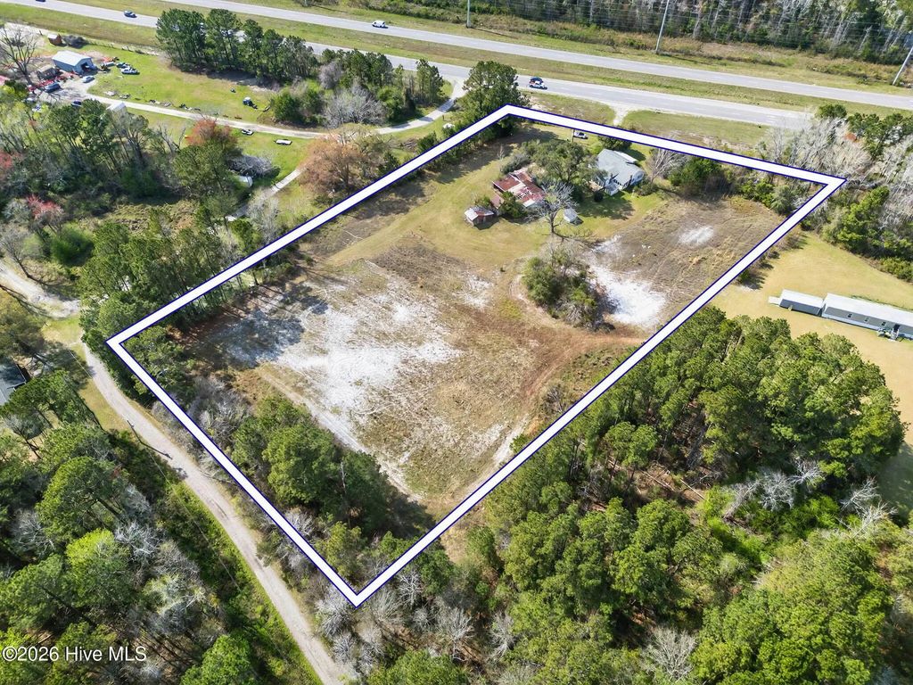5600 Ocean Highway E, Winnabow