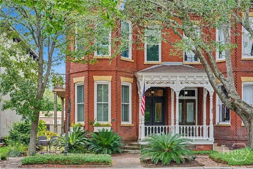 615 Tattnall Street, Savannah
