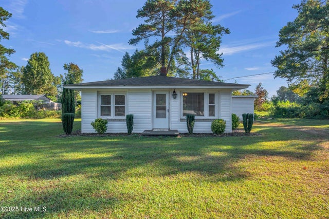 351 Green Swamp Road S, Bolton