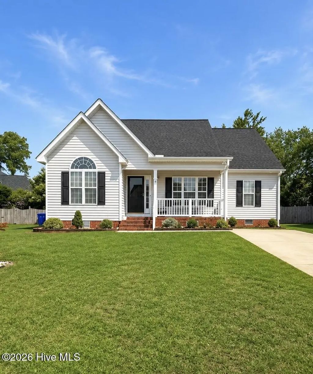 1108 Quarterpath Drive, Winterville