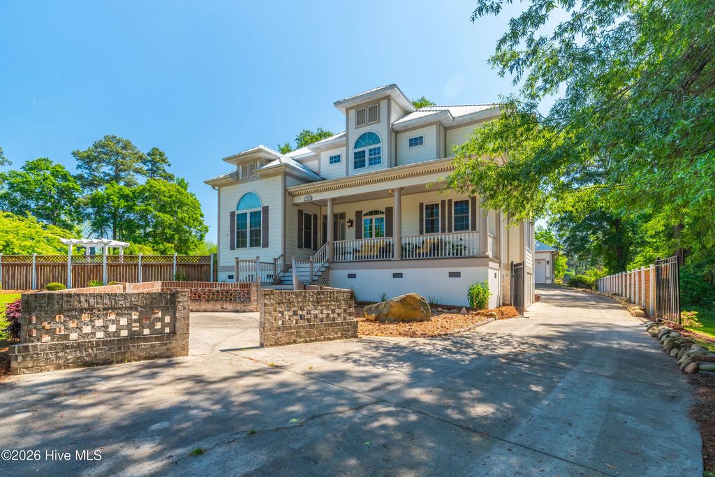 109 Weaver Drive, Lake Waccamaw