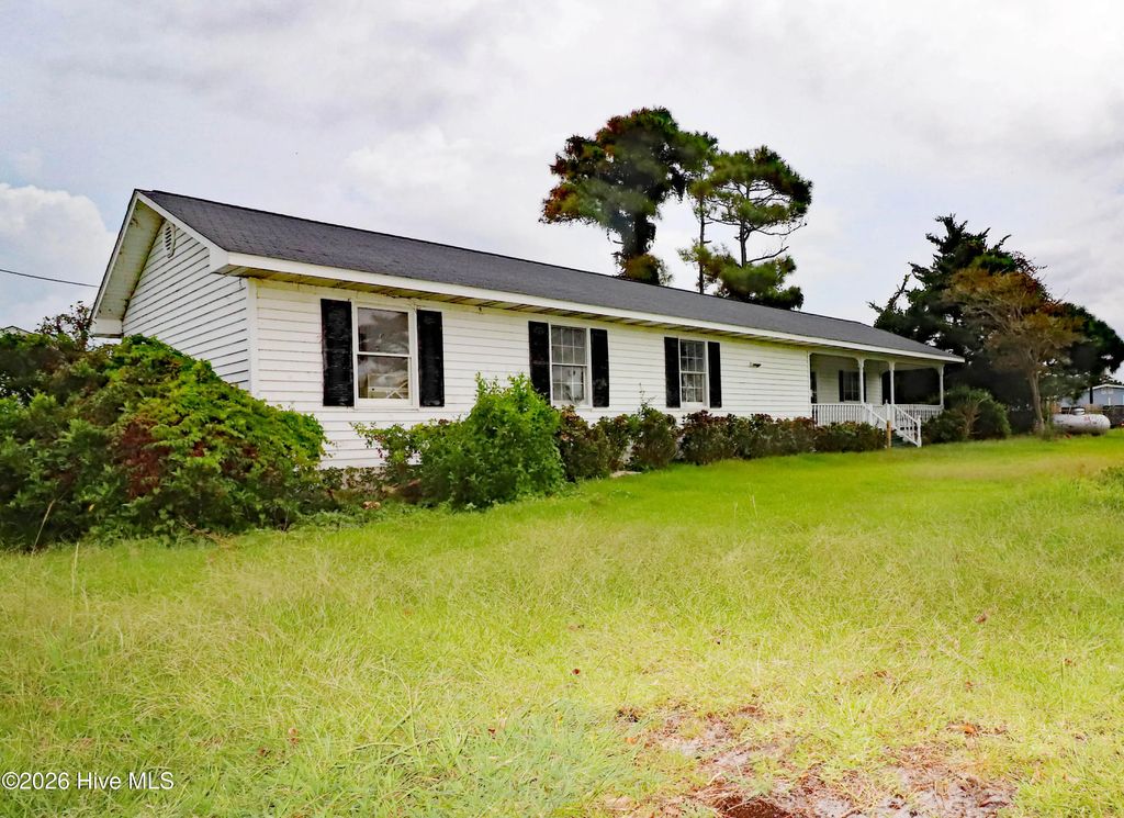 115 Canal Drive, Harkers Island