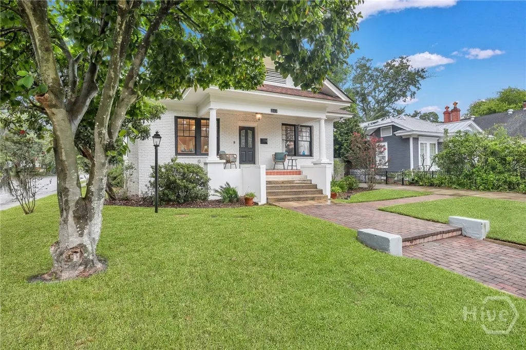 202 E E 51st Street, 