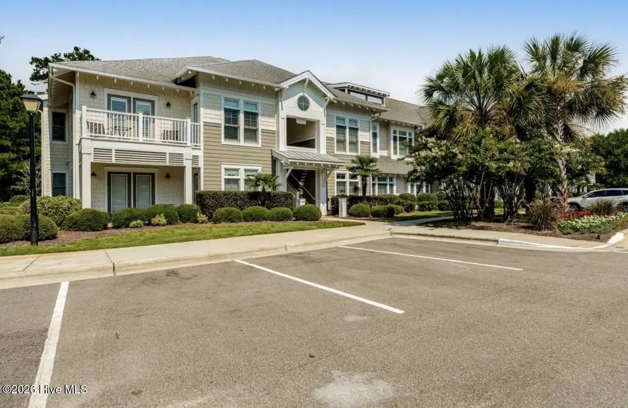 2537 St James Drive Se 1006, Southport