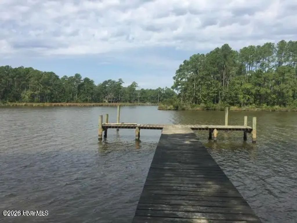 2421 Bailey Point Drive, Belhaven