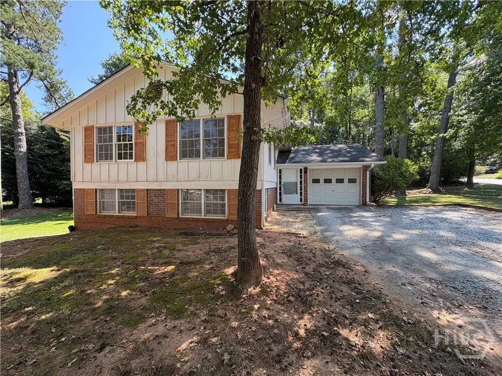 595 Camelot Drive, Athens