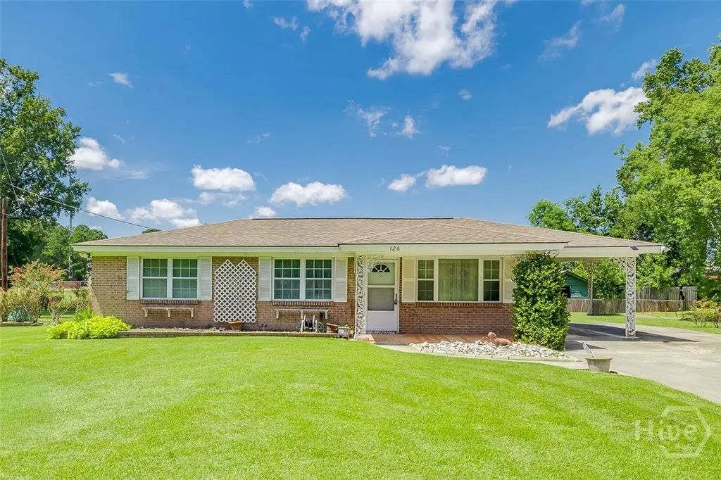 126 Oglesby Avenue, Garden City