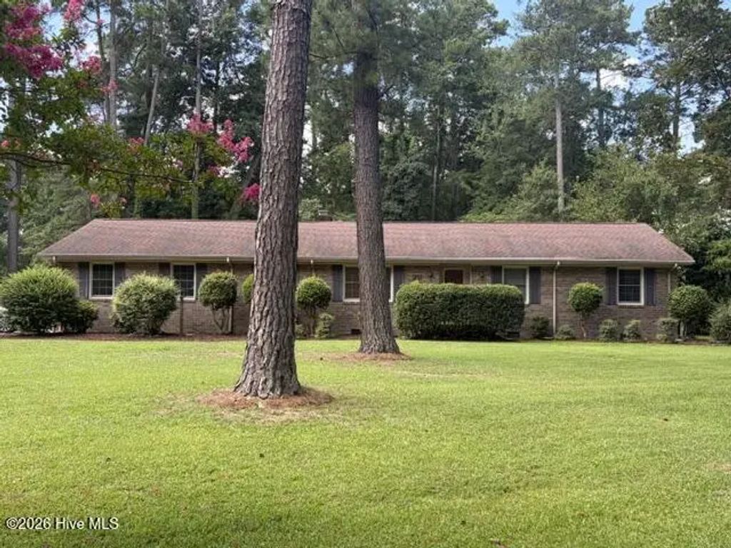 120 Greenwood Drive, Greenville