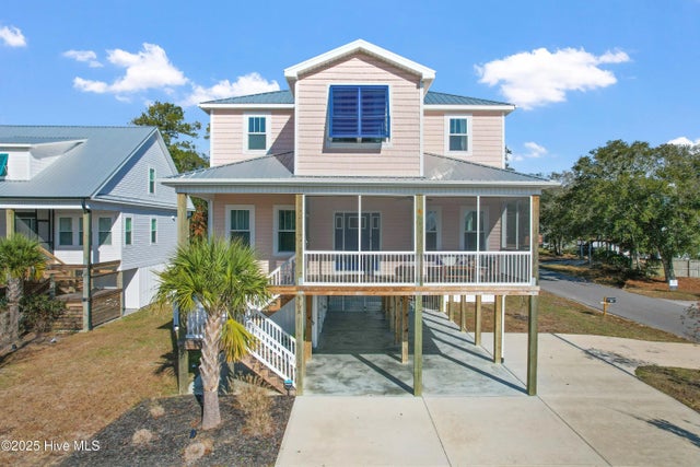 3108 E Oak Island Drive, Oak Island
