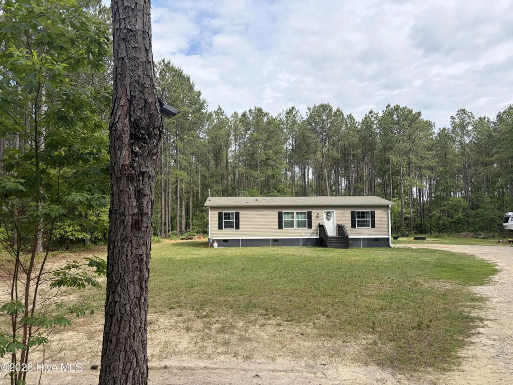 645 Bent Knee Road, Keysville