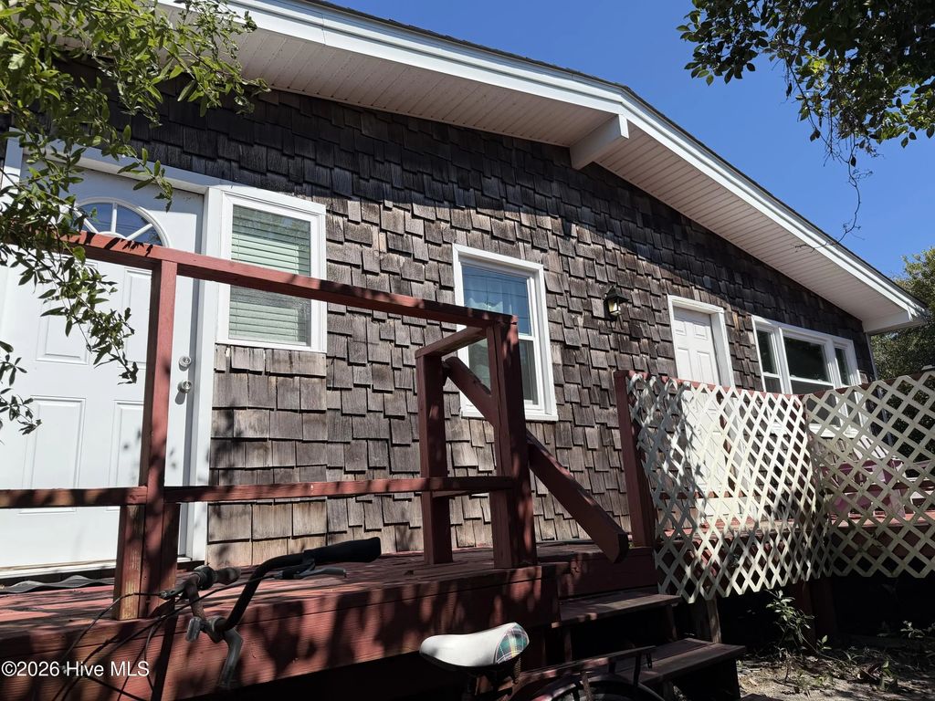 172 Salter Path Road, Pine Knoll Shores