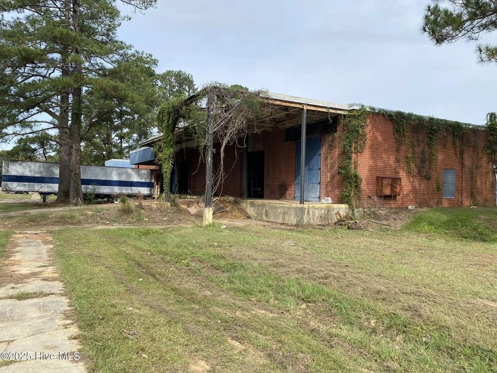 523 Flitter Hill Road, Whiteville
