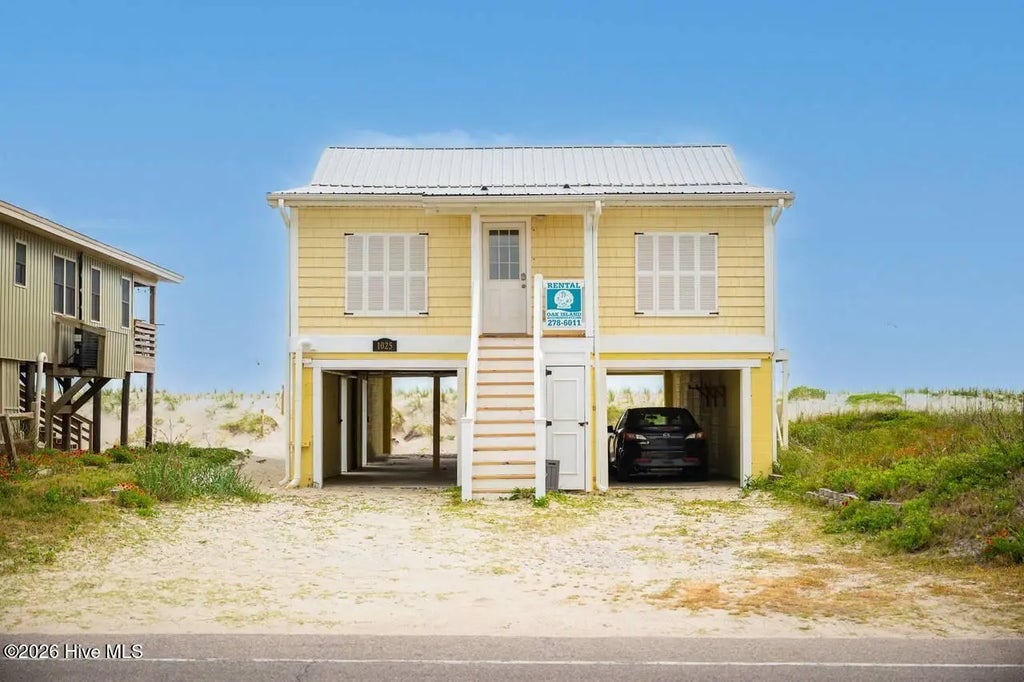 1025 W Beach Drive, Oak Island