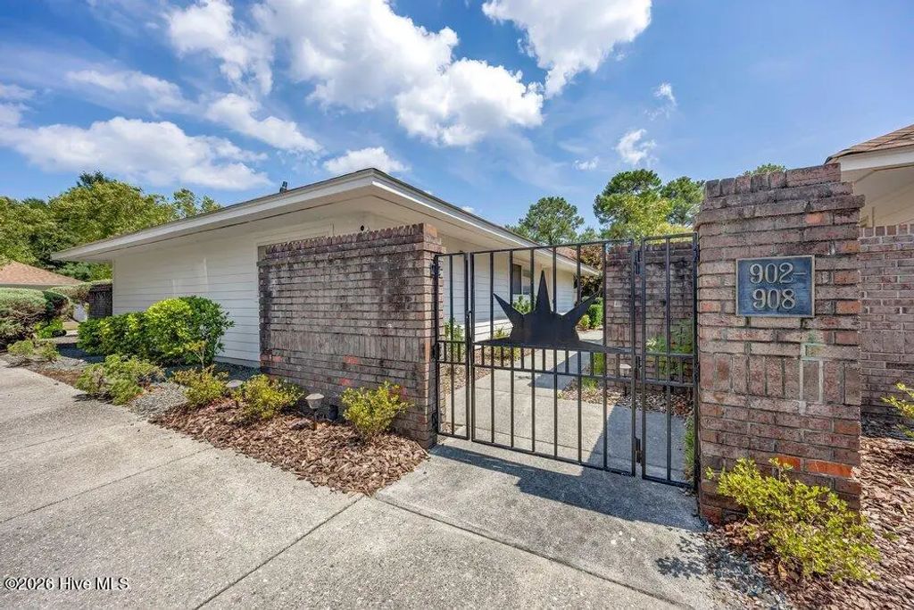 908 Summerlin Falls Court, Wilmington