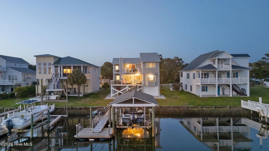103 E Island Drive, Oak Island