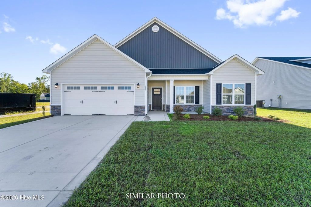 765 Regiment Road, Jacksonville