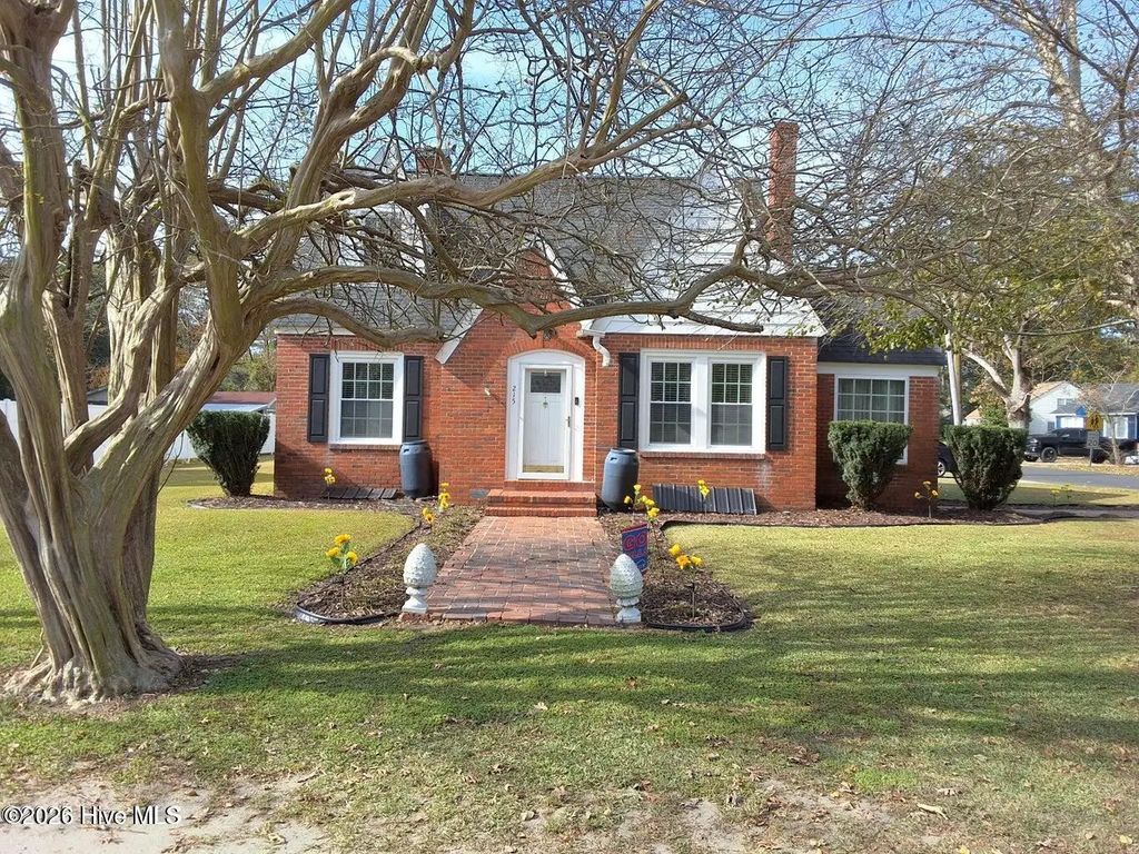 215 N Elm Street, Chadbourn
