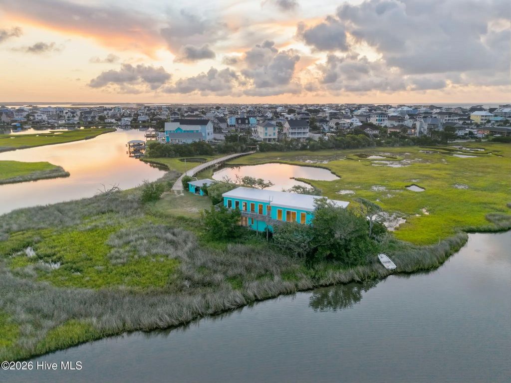 957 Broadway Street, Surf City