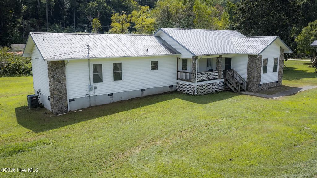 114 Fletcher Hooper Road, Robbinsville