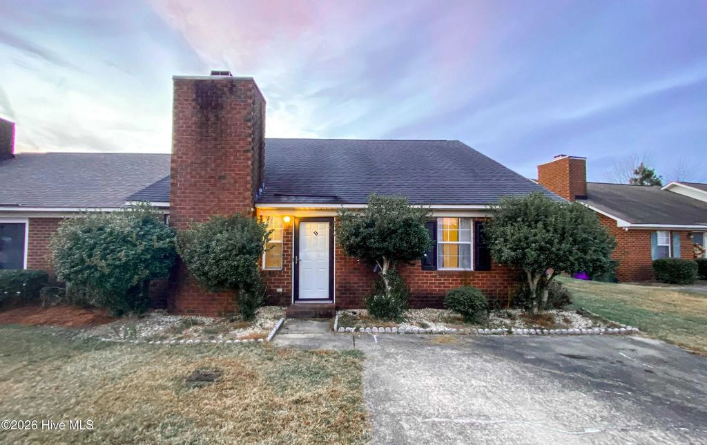 1206 Peyton Circle B, Greenville