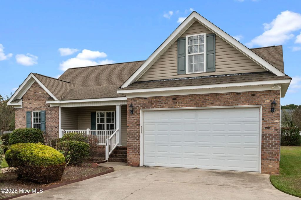 263 Laurie Ellis Road, Winterville
