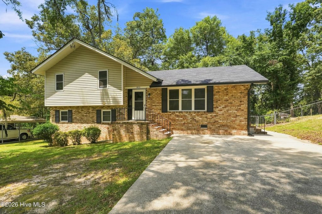 1811 N Barton Drive, Richmond