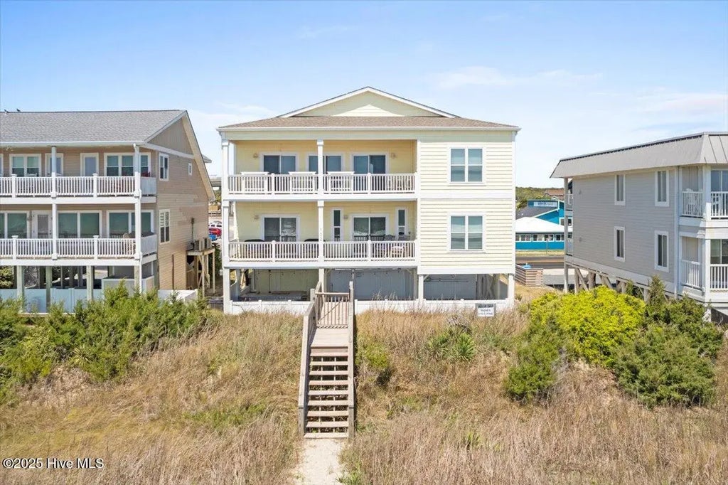102 Ocean Boulevard E, Holden Beach