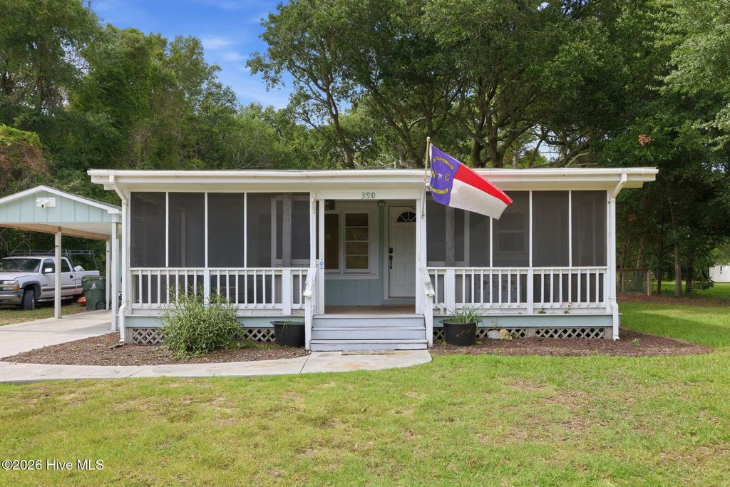 390 Pearson Circle, Newport