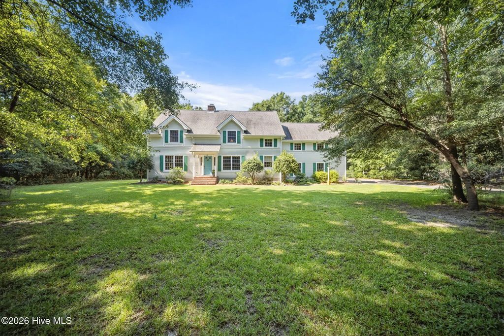572 Captain Beam Boulevard, Hampstead
