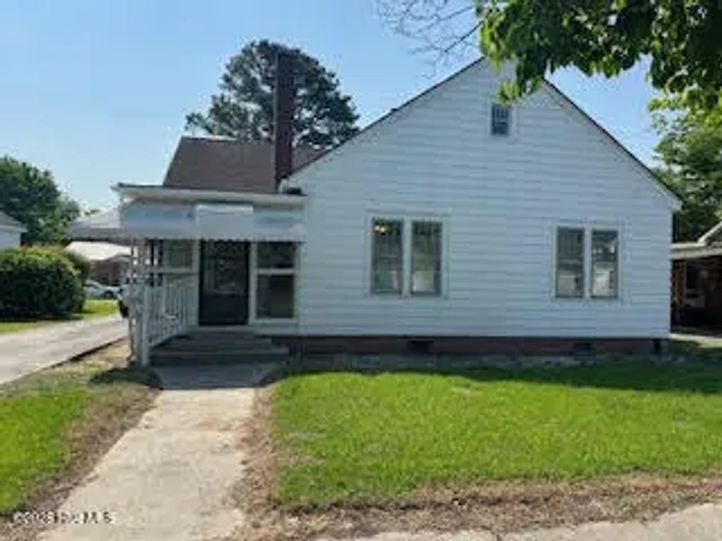 111 Marshall Avenue, Williamston