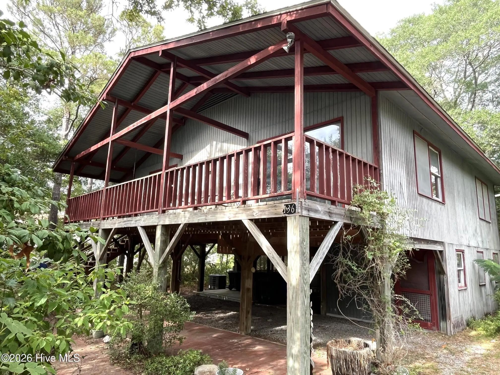 136 Ne 21st Street, Oak Island