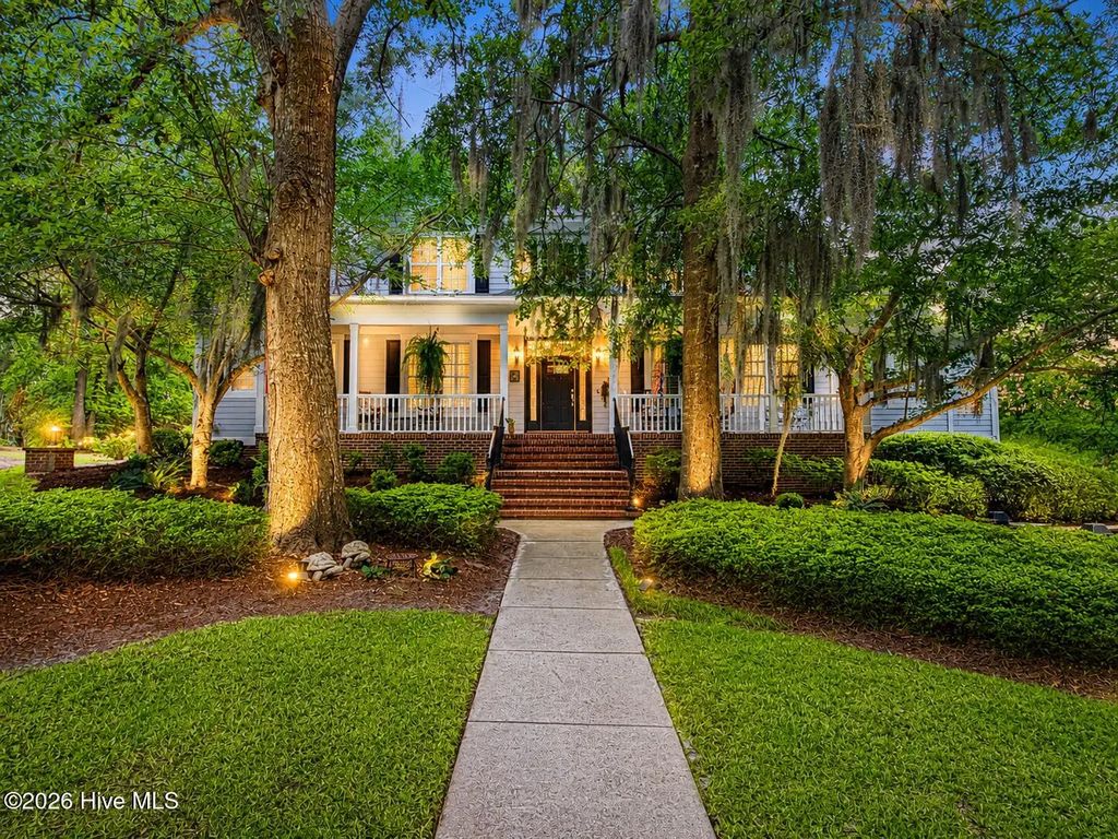 10237 Croft Point Lane, Leland