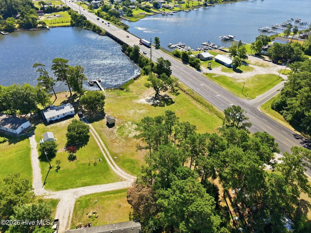 120 Russell Cove, Newport