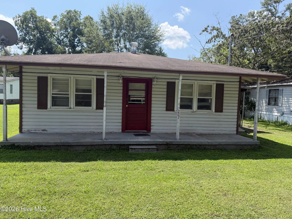 207 S Plume Street, Roper