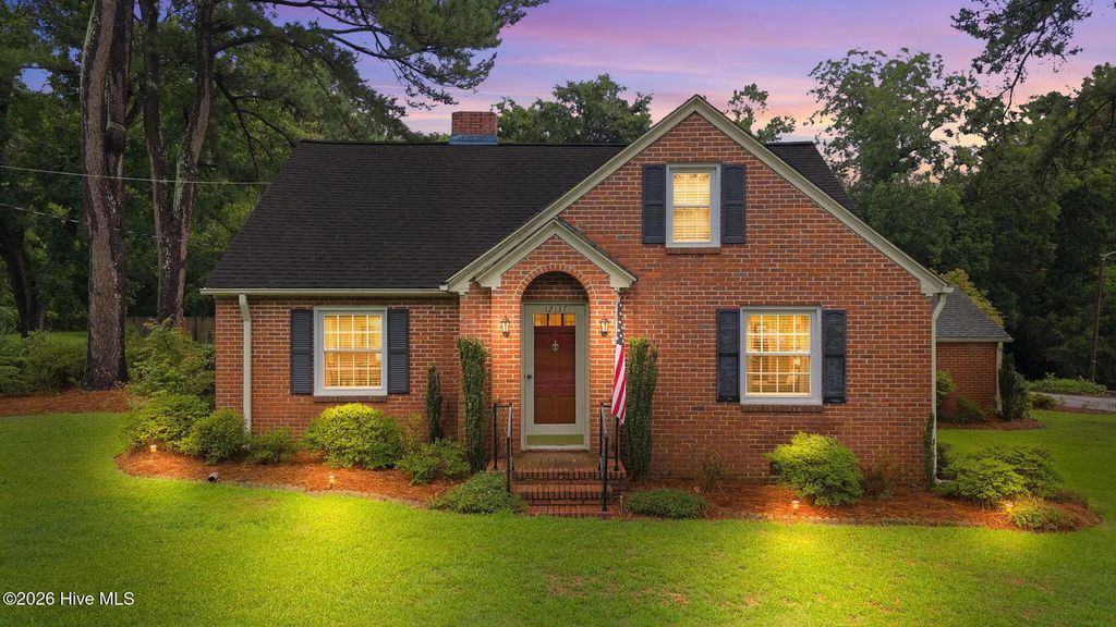 12137 Oak Avenue, Bailey