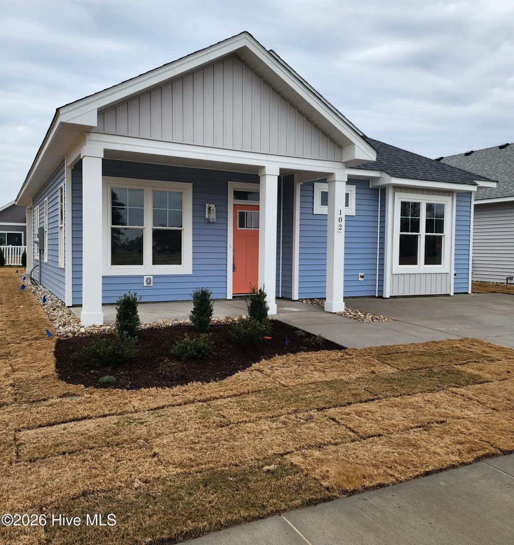 102 Bridge View Drive S, Grandy
