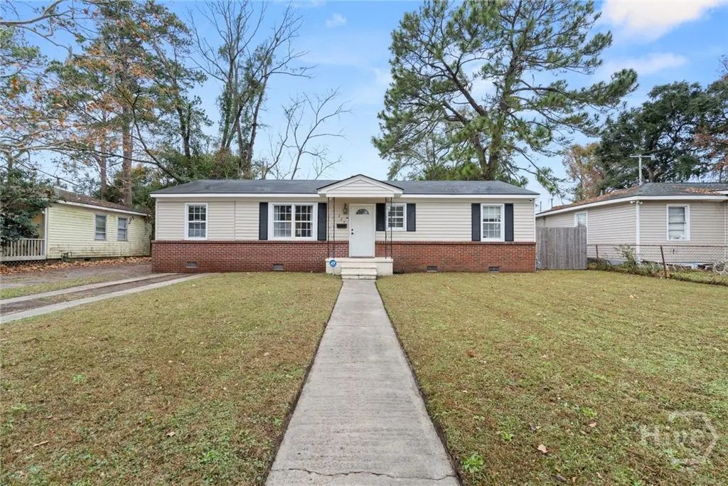 325 Manor Drive, Savannah
