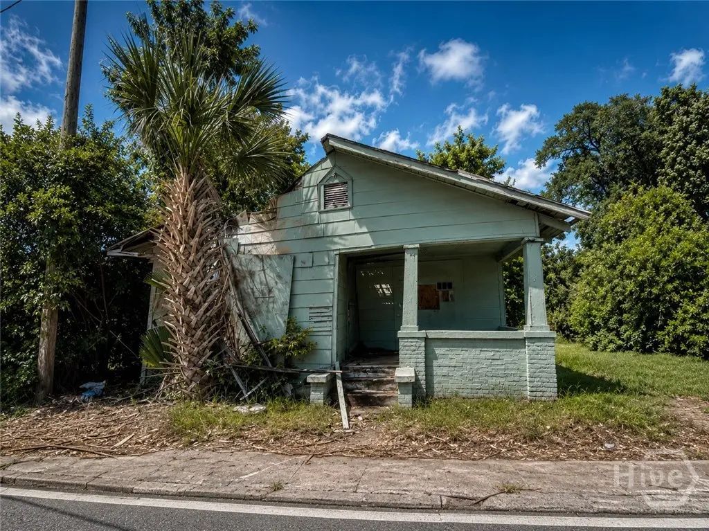 1022 W Victory Drive, Savannah