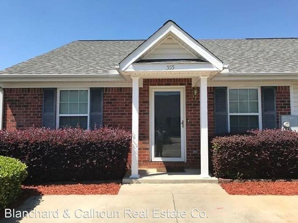 555 Edgecliff Lane, Columbia