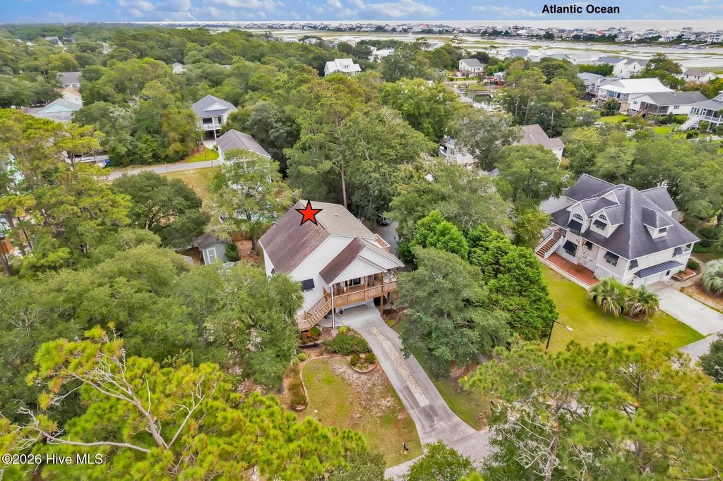 104 Sw 30th Street, Oak Island