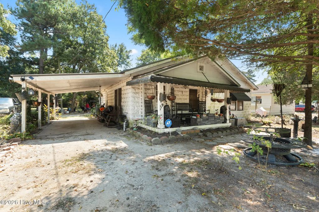 201 Lee's Mill Road, Laurinburg