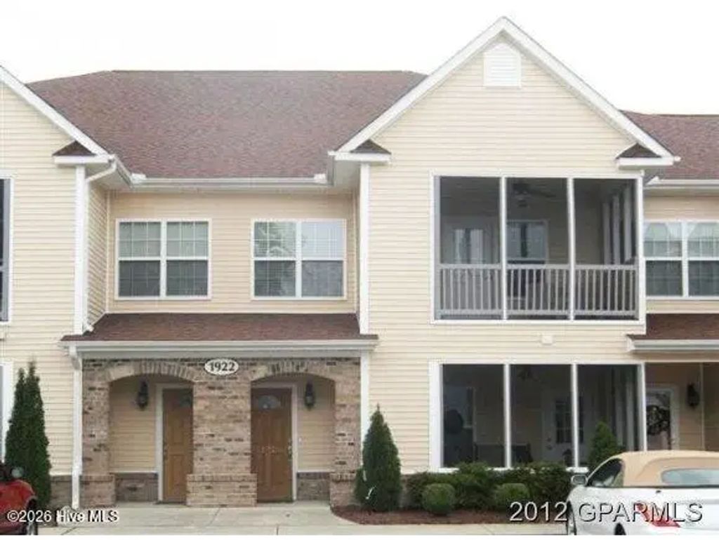1922 Tara Court 202, Greenville