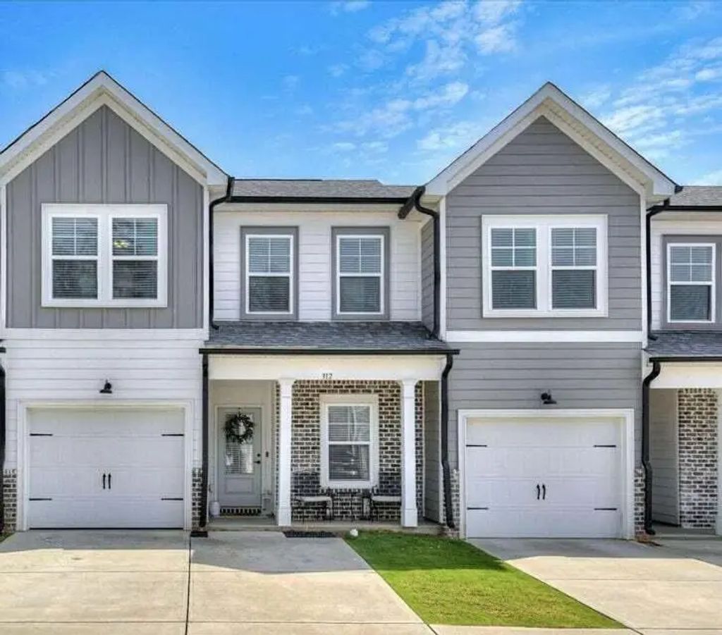 312 Sumac Trail, Columbia