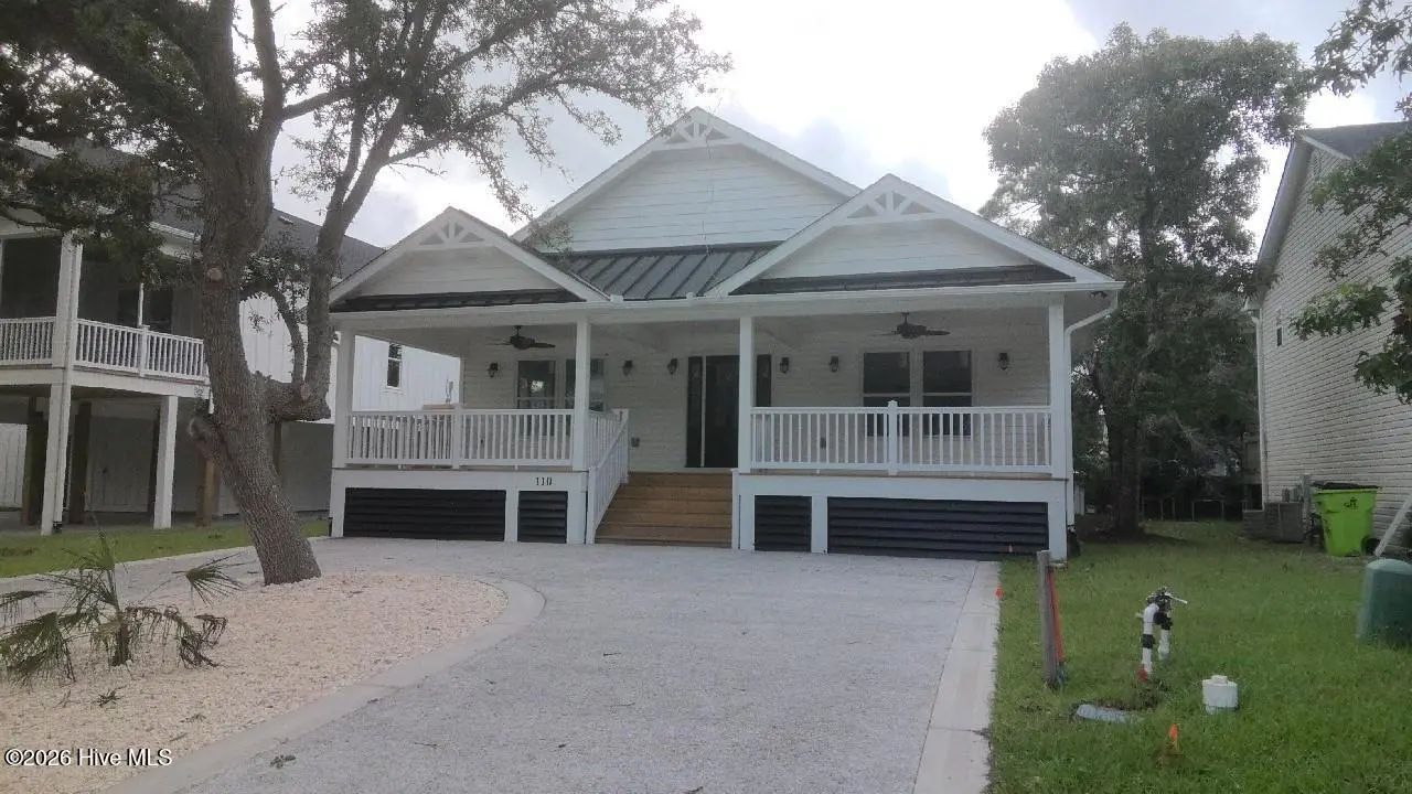 110 Ne 27th Street, Oak Island