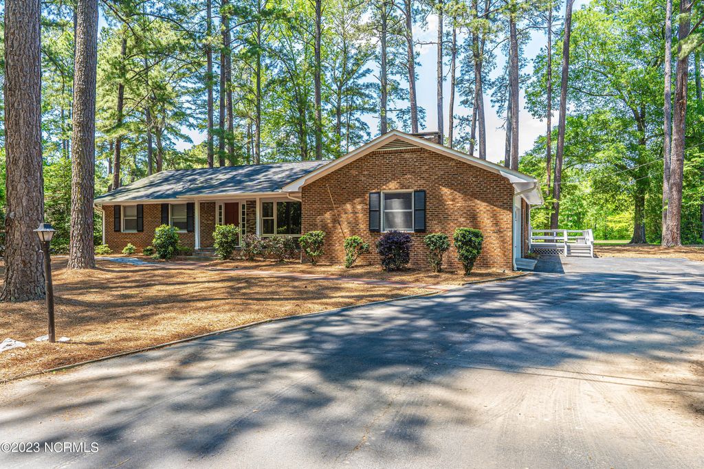 4 Fairway Lane, Whispering Pines