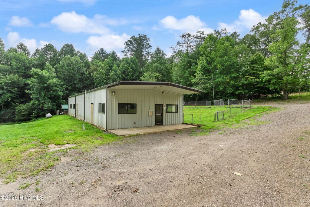 125 Gold Branch Road, Murphy