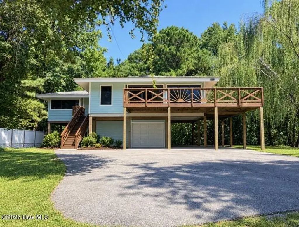 670 W West Firetower Road, Swansboro